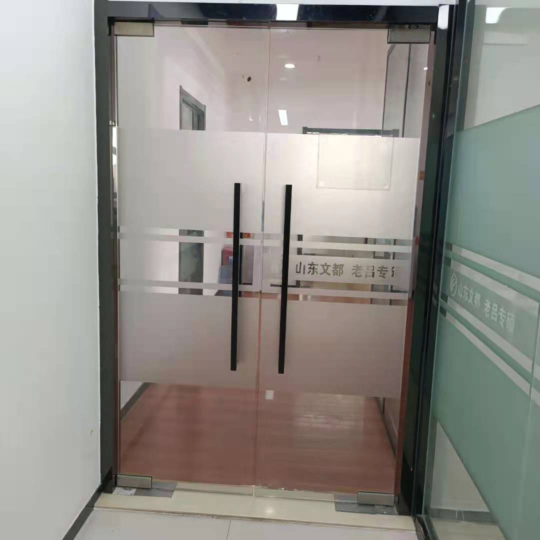 浴室玻璃門的種類有哪些？